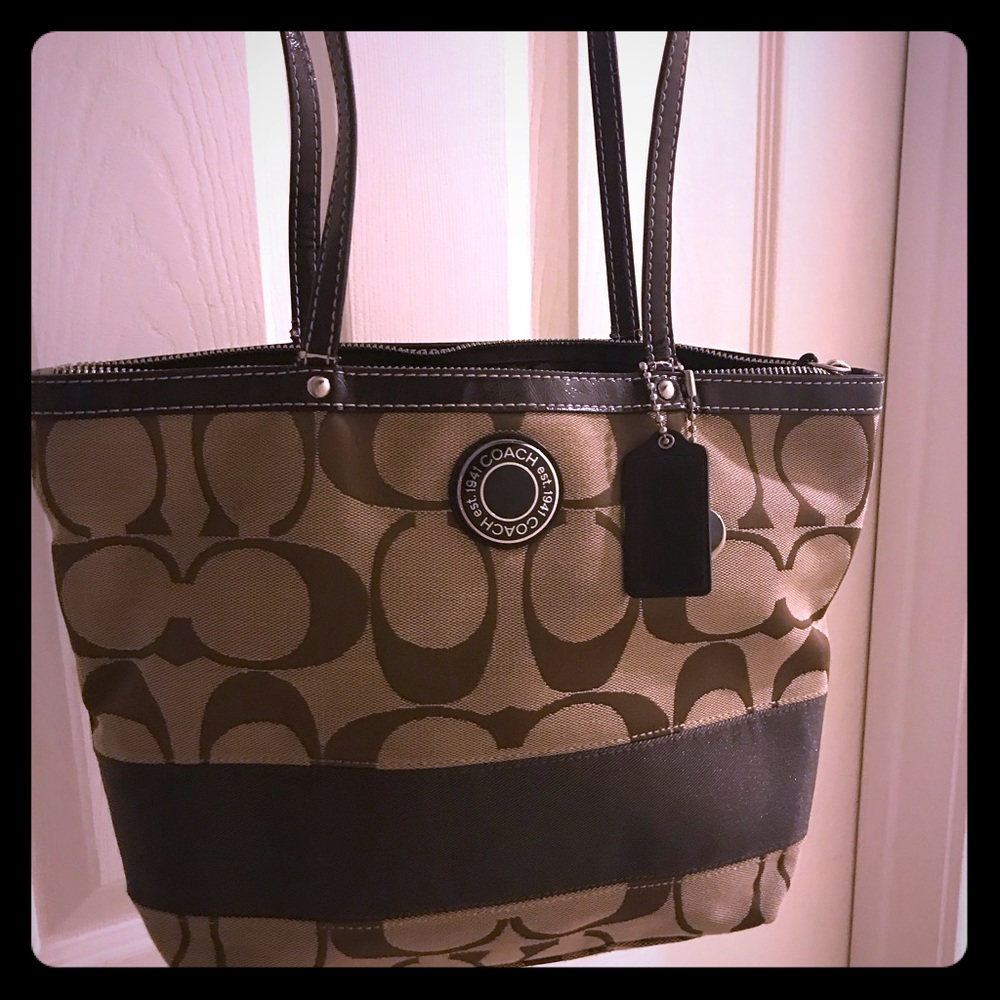 Coach medium tote purse
